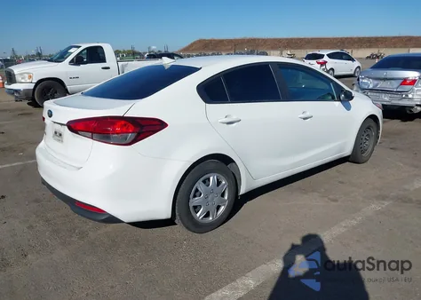 2018 Kia Forte Lx z USA, uszkodzony, nr VIN 3KPFK4A7XJE265766